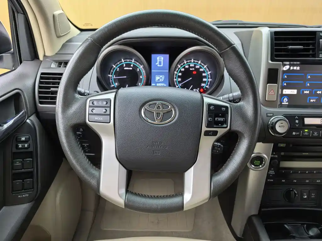 Toyota Prado 2013 — фото 17