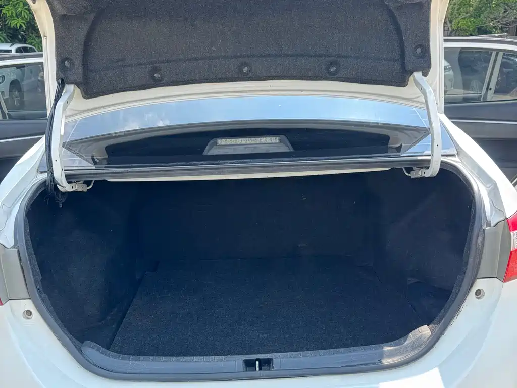 Toyota Corolla 2016 — фото 12