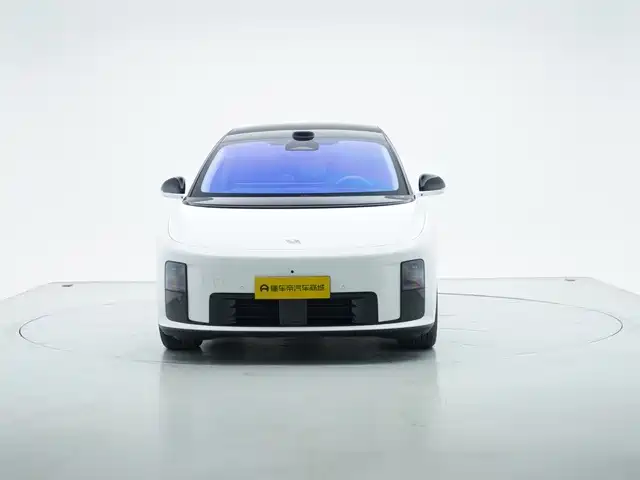 Li Auto i8 2025 — фото 2
