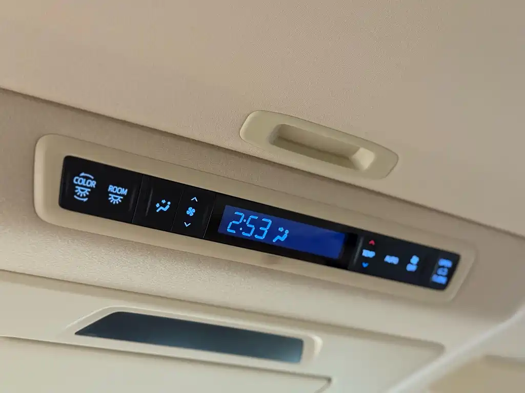 Toyota Alphard 2019 — фото 16