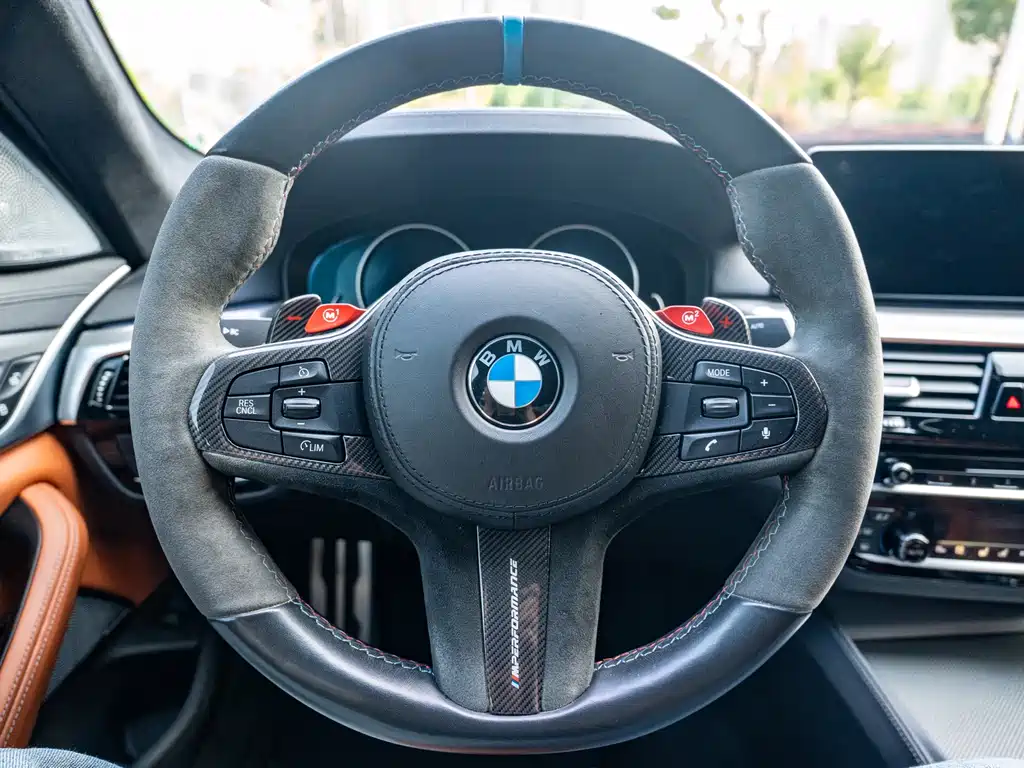 BMW M5 2019 — фото 11