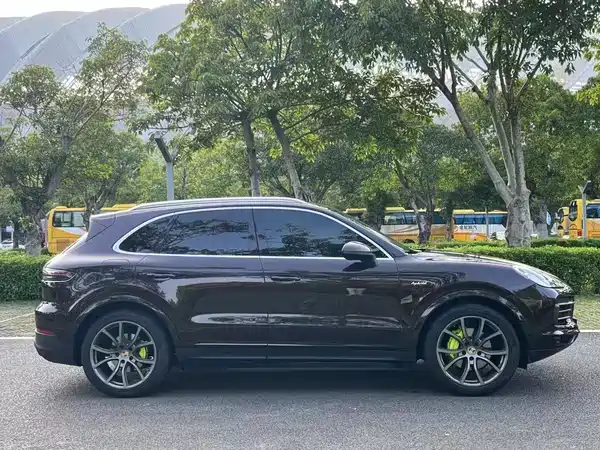Porsche Cayenne New Energy 2022