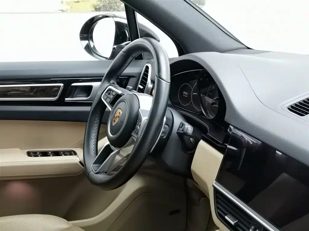 Porsche Cayenne 2018 — фото 22
