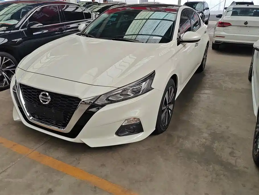 Nissan Teana 2022 — фото 1