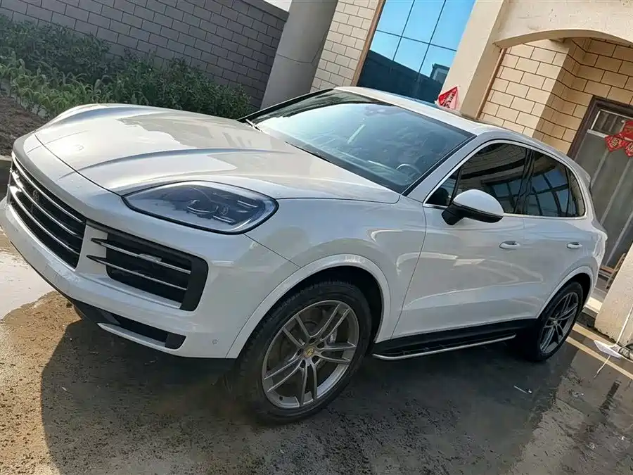 Porsche Cayenne 2023 — фото 1