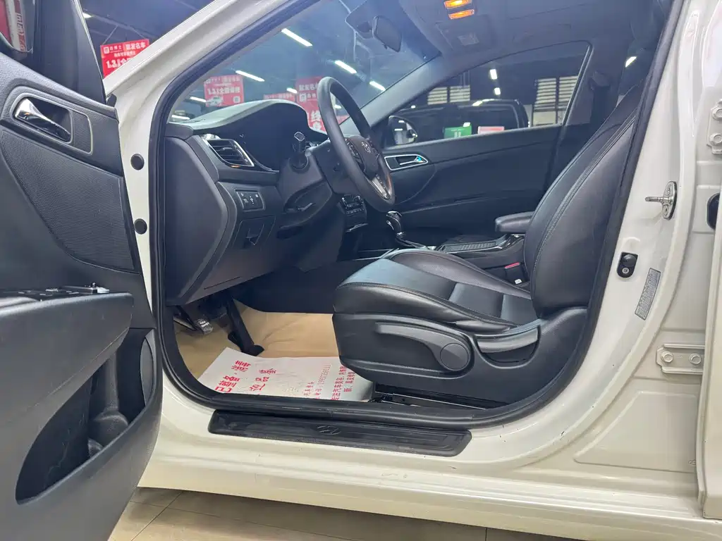 Hyundai Mistra 2015 — фото 2