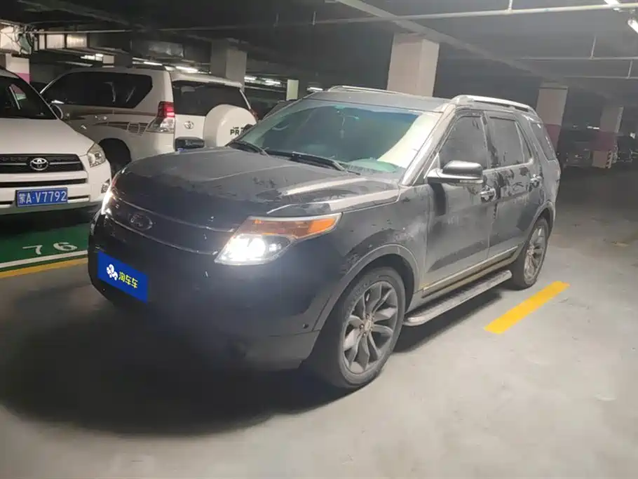 Ford Explorer 2015 — фото 1
