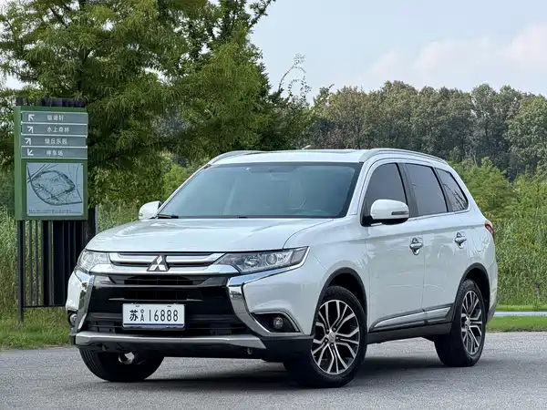 Mitsubishi Outlander 2018