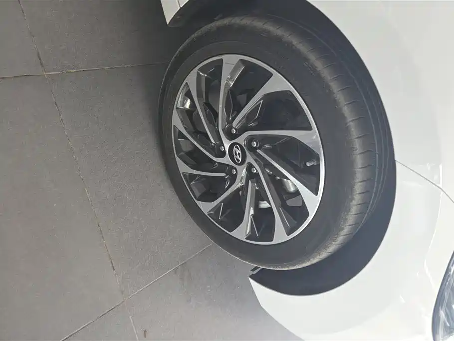 Hyundai Elantra 2019