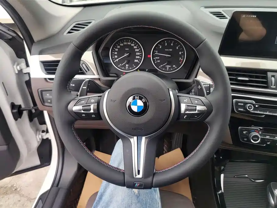 BMW X1 2018 — фото 15