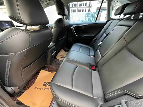 Toyota RAV4 2021