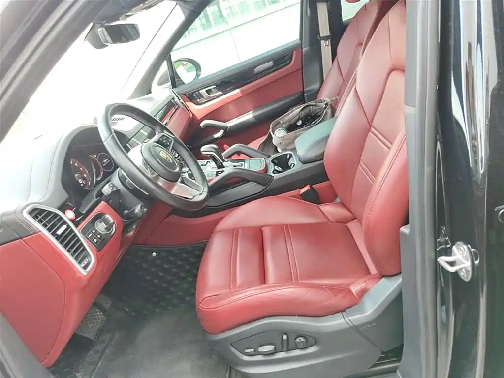 Porsche Cayenne Hybrid 2025 — фото 11