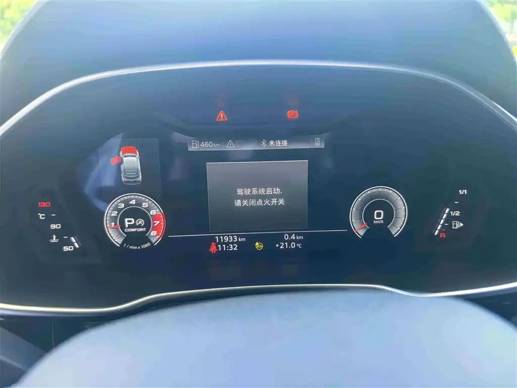 Audi Q3 Sportback 2025 — фото 10