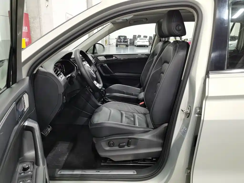 Volkswagen Tiguan L 2020 — фото 10