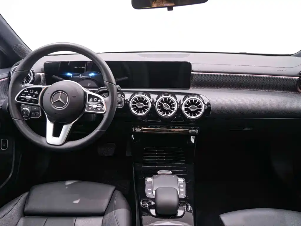 Mercedes-Benz A-Class 2021 — фото 18