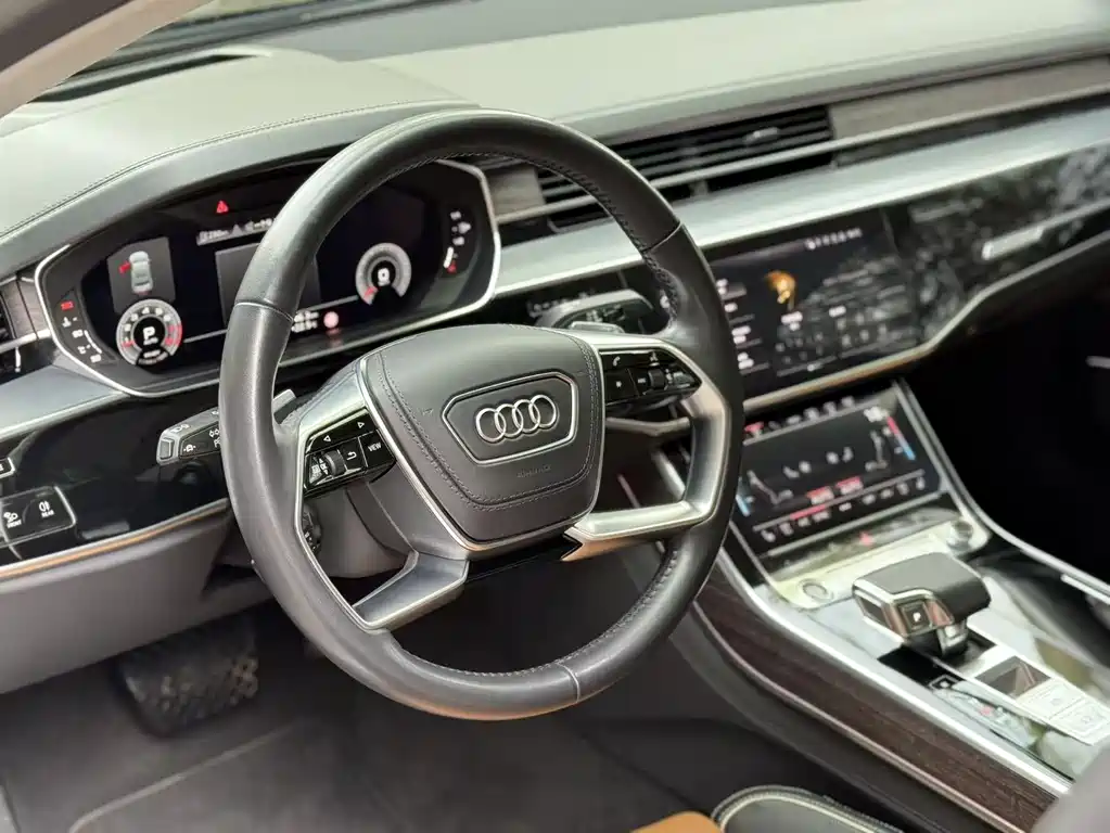 Audi A8 2022 — фото 3