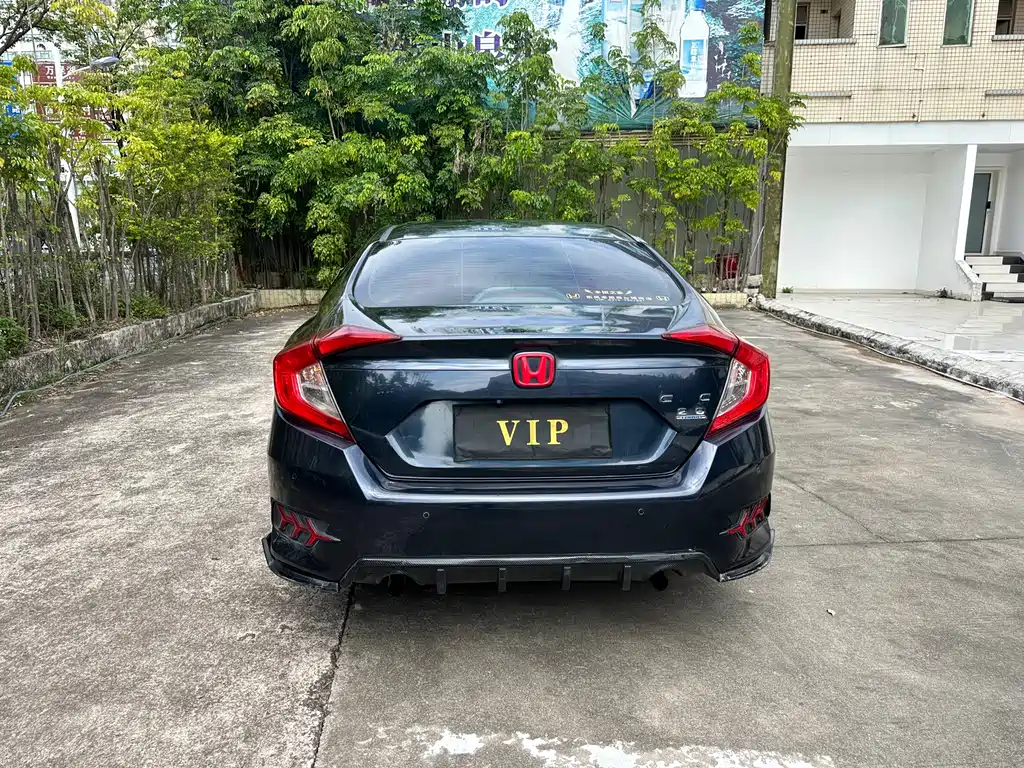 Honda Civic 2018 — фото 8
