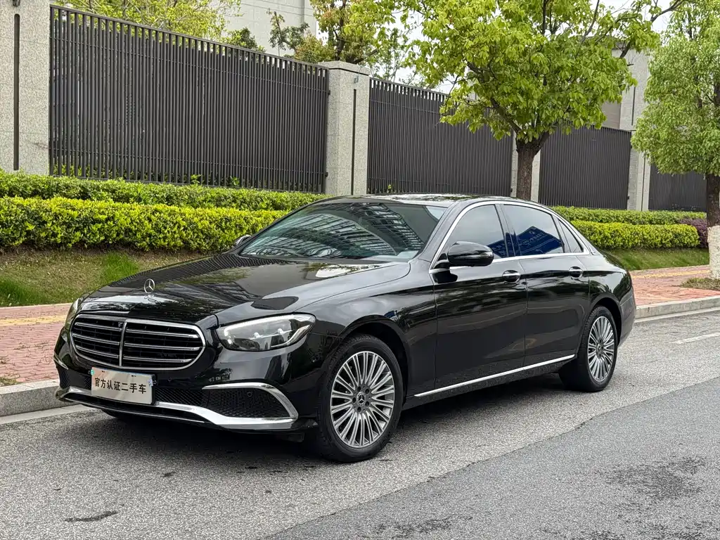 Mercedes-Benz E-Class 2022 — фото 1