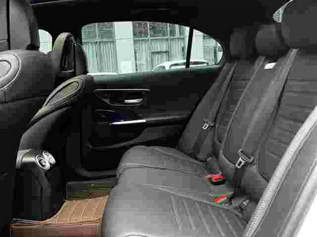 Mercedes-Benz C-Class 2025 — фото 8