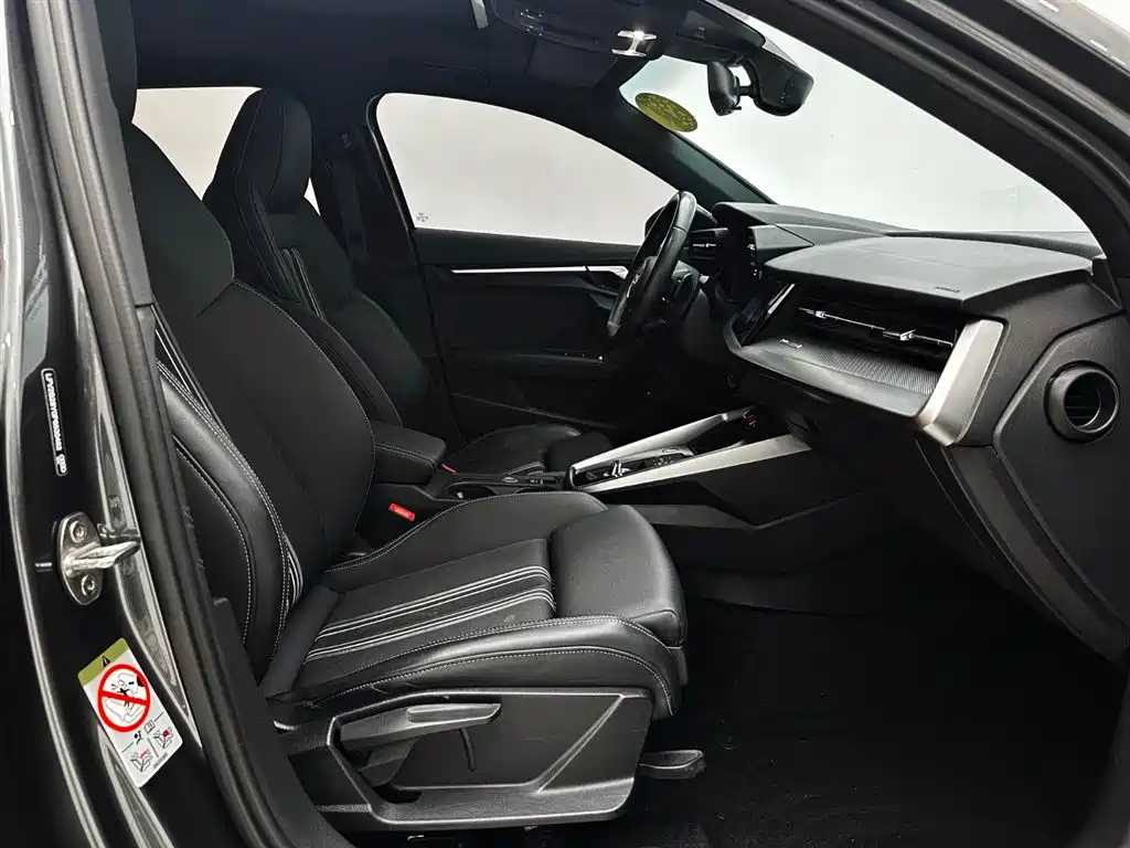 Audi A3 2023 — фото 20