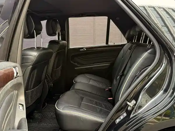 Mercedes-Benz M-Class 2011