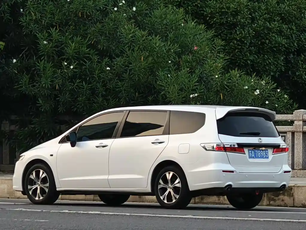 Honda Odyssey 2013 — фото 11