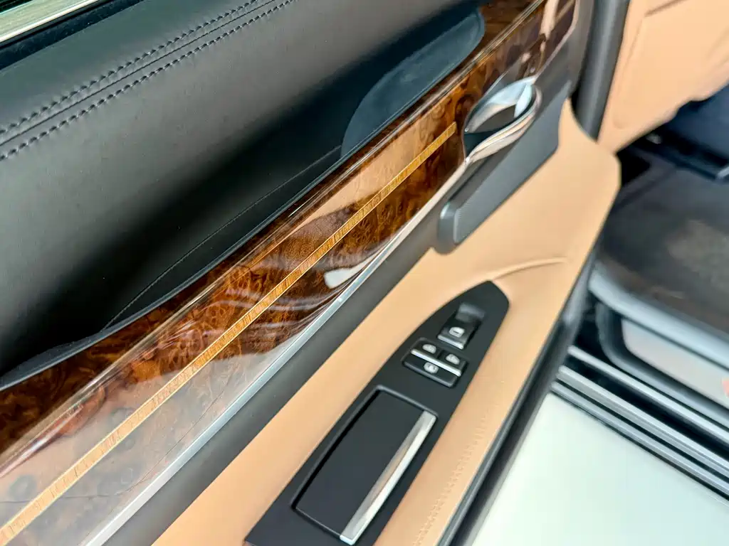 BMW 7 Series 2014 — фото 34