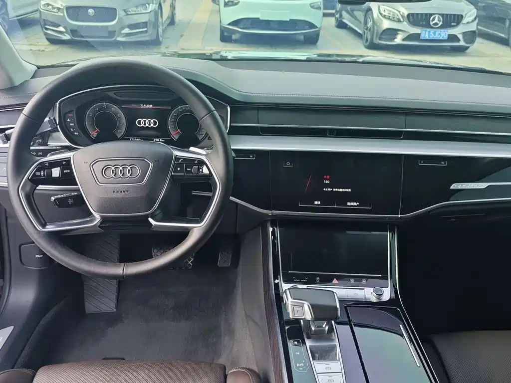 Audi A8 2022 — фото 9