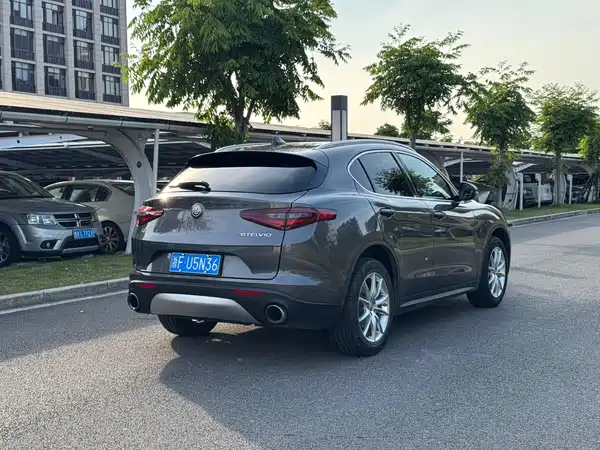 Alfa Romeo Stelvio 2019