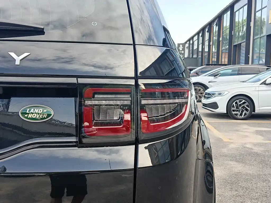 Land Rover Discovery Sport 2025 — фото 11