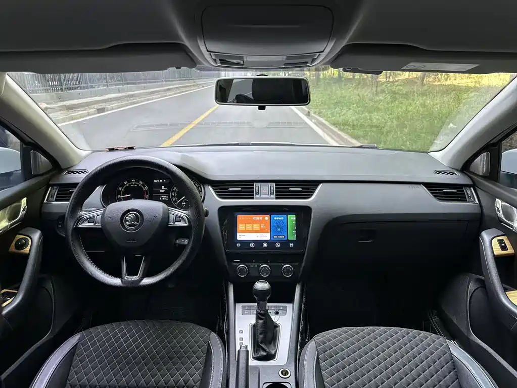 Skoda Octavia 2020 — фото 10