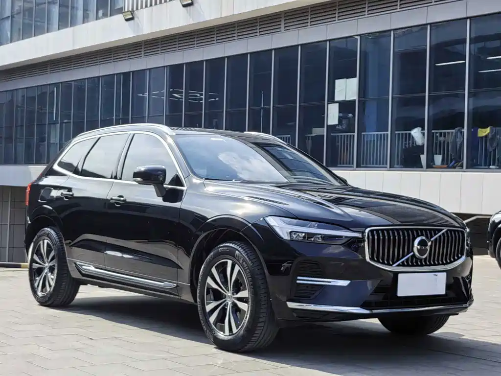 Volvo XC60 2023 — фото 3