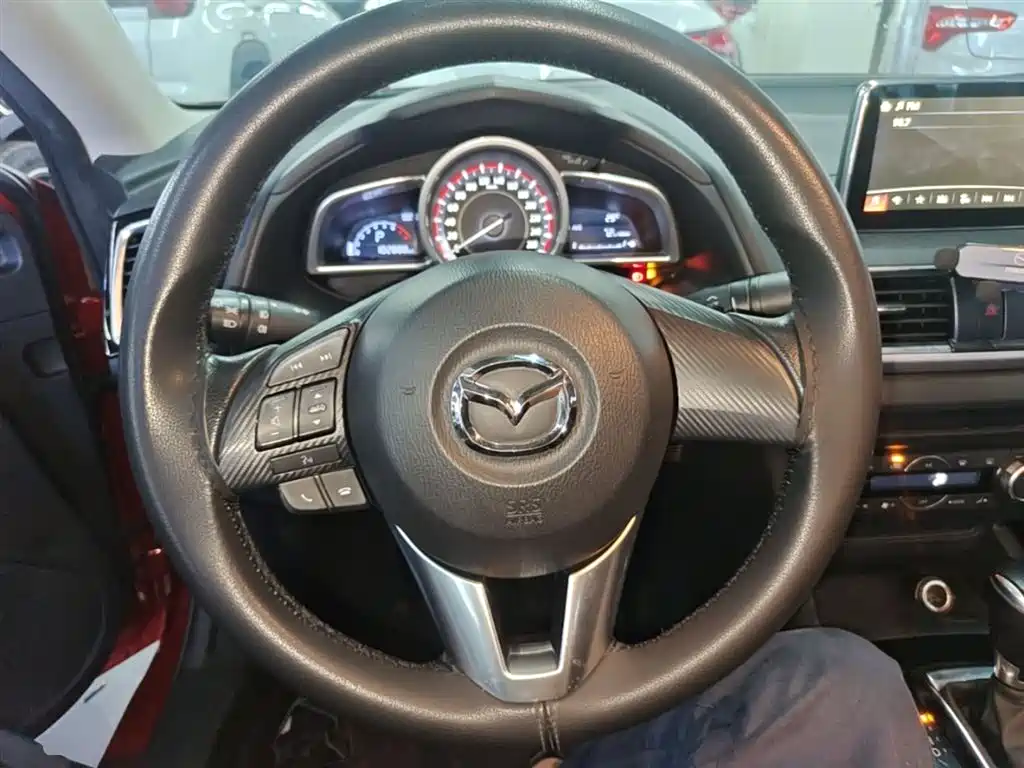 Mazda 3 Axela 2016 — фото 10