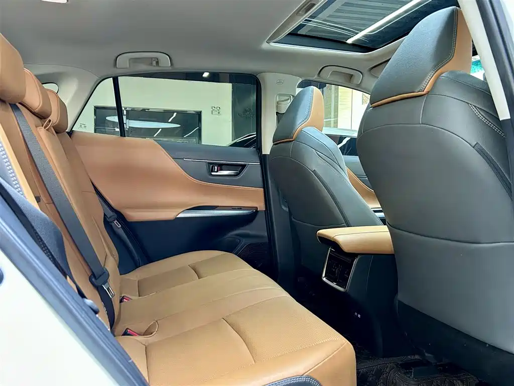Toyota Venza 2022 — фото 12