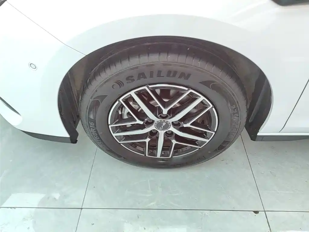 BYD Seal 05 DM-i 2025 — фото 23