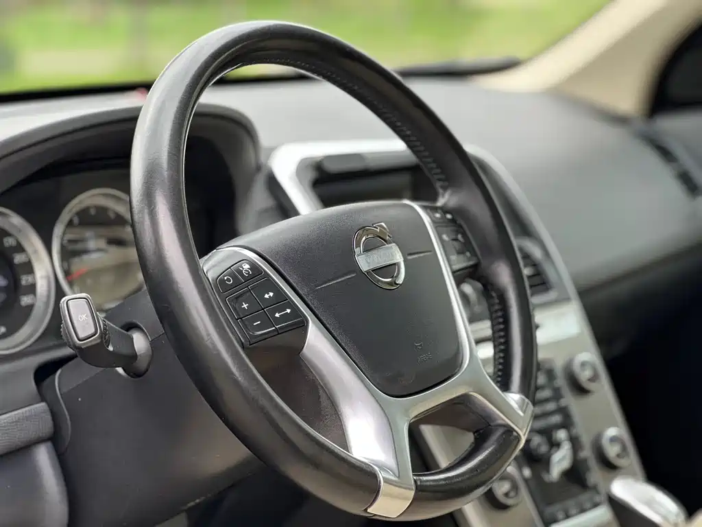 Volvo XC60 2012 — фото 15
