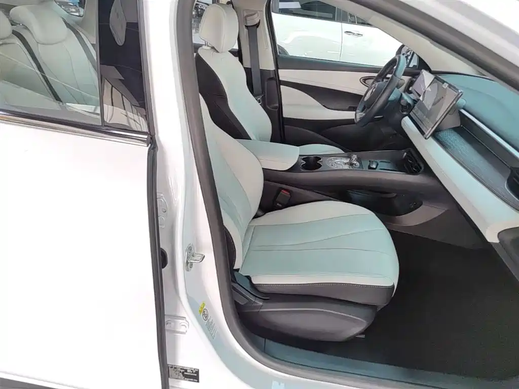 BYD Seal 05 DM-i 2025 — фото 25