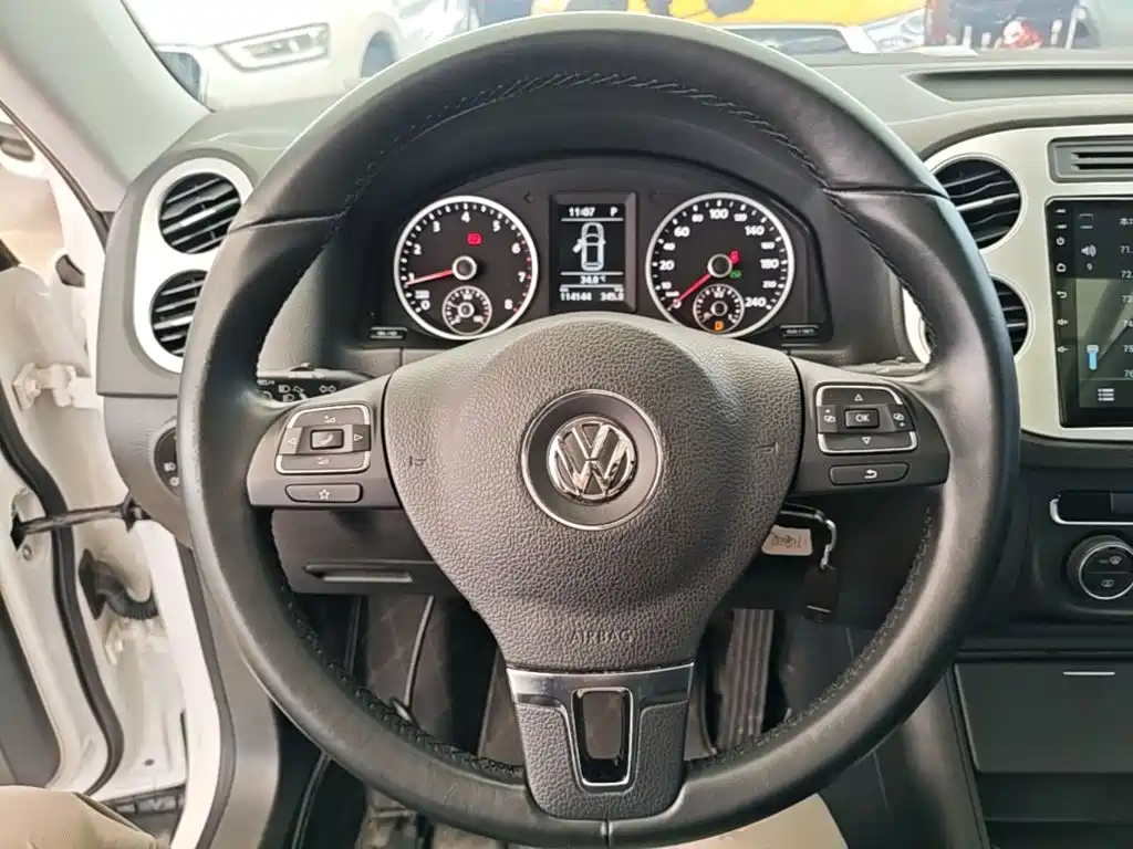 Volkswagen Tiguan 2017 — фото 11