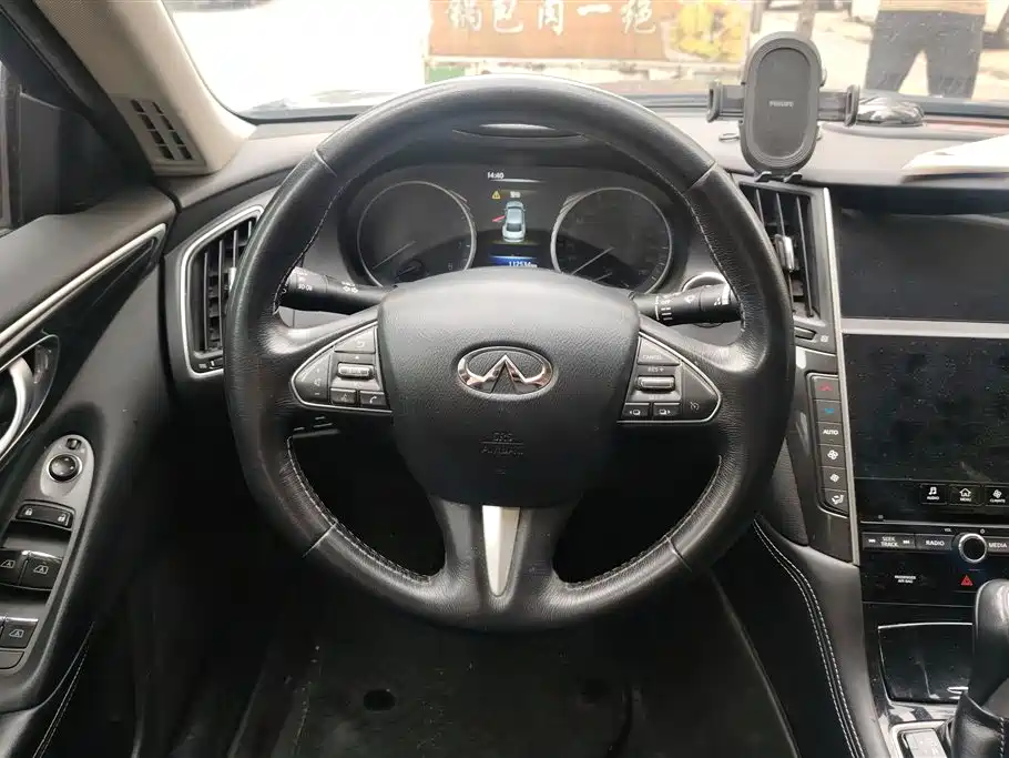 Infiniti Q50L 2016 — фото 15