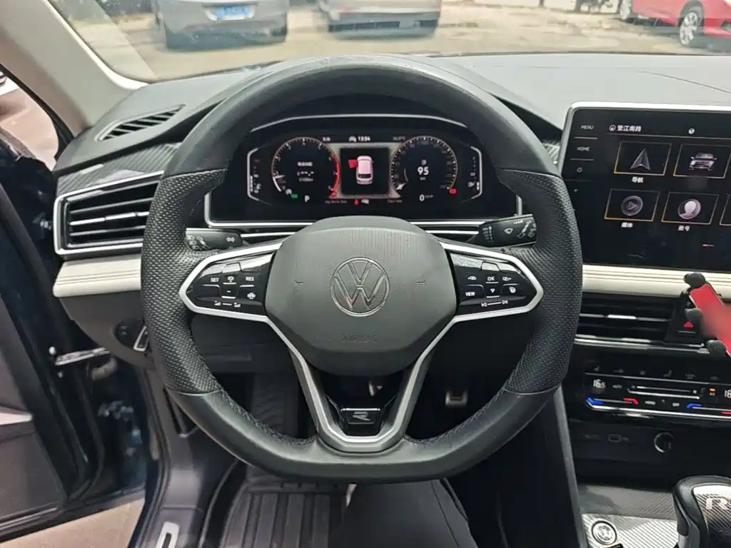 Volkswagen Tiguan L 2022 — фото 11