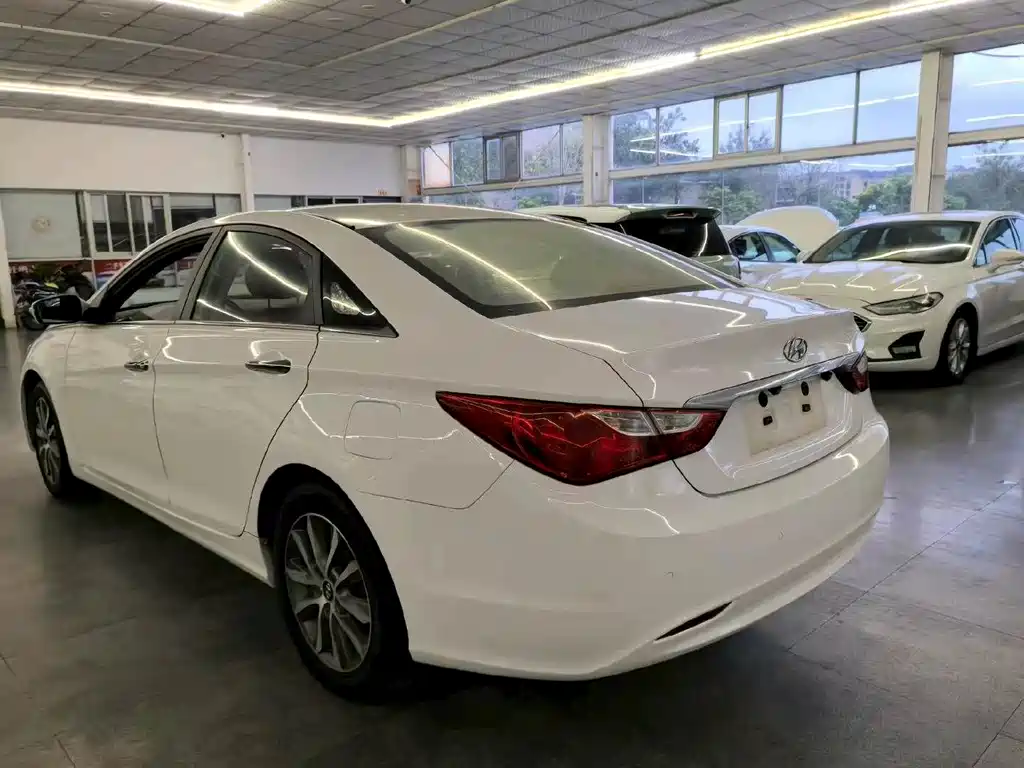 Hyundai Sonata 2013 — фото 4