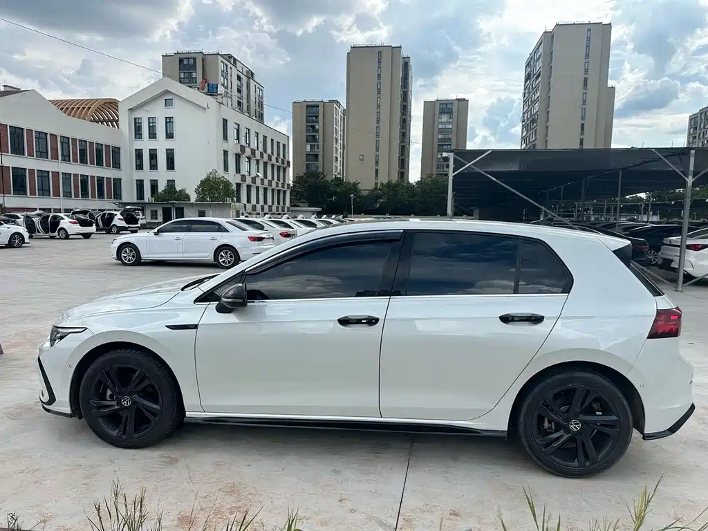 Volkswagen Golf 2023