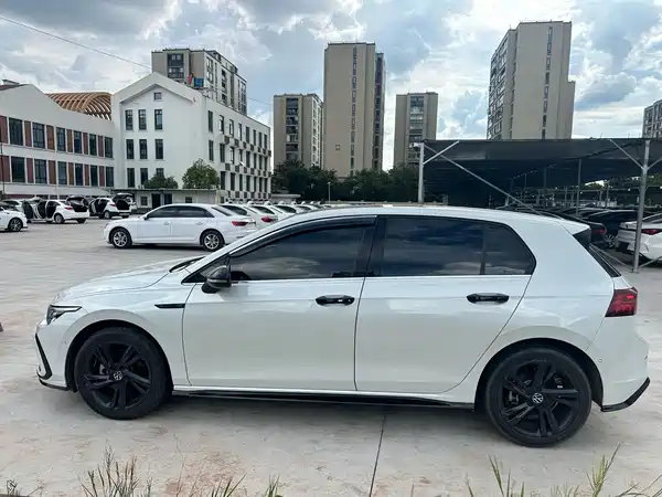 Volkswagen Golf 2023