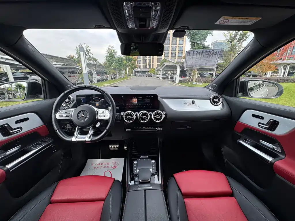 Mercedes-Benz GLA AMG 2021 — фото 15