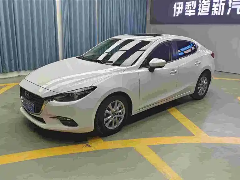 Mazda 3 Axela 2019 — фото 1