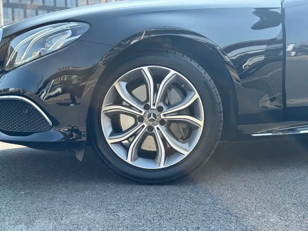 Mercedes-Benz E-Class 2019 — фото 9