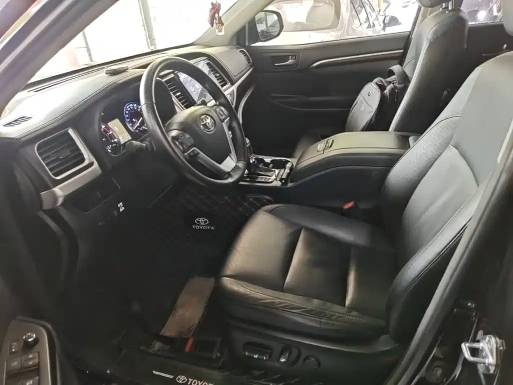 Toyota Highlander 2017 — фото 15