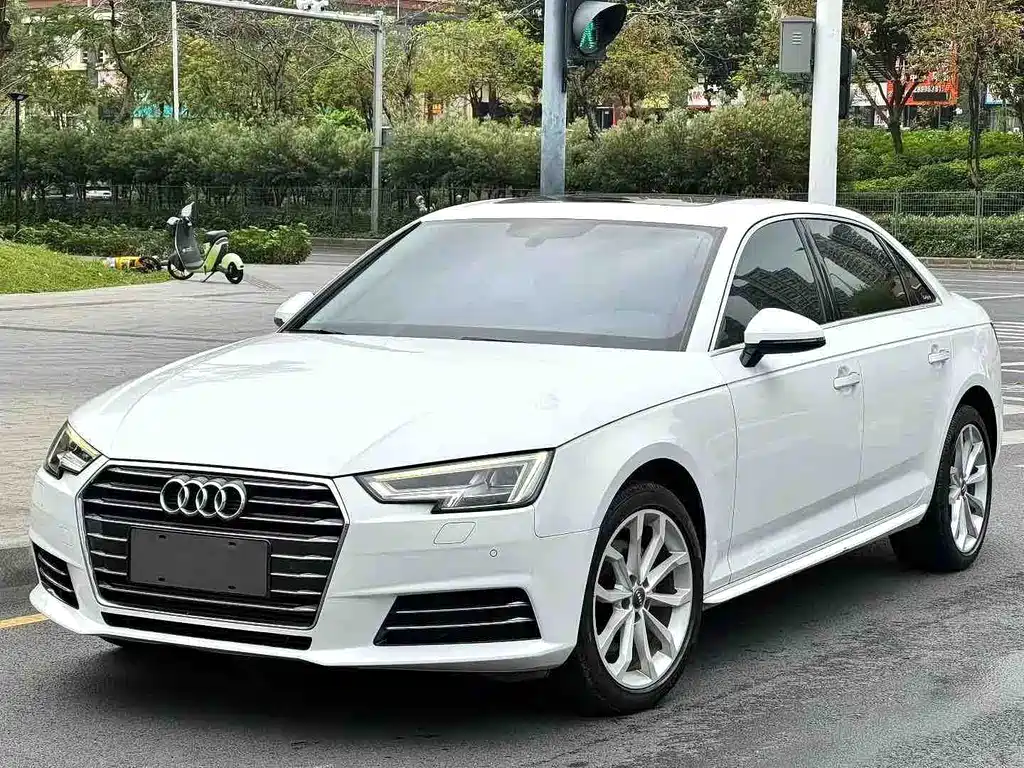 Audi A4L 2017 — фото 1