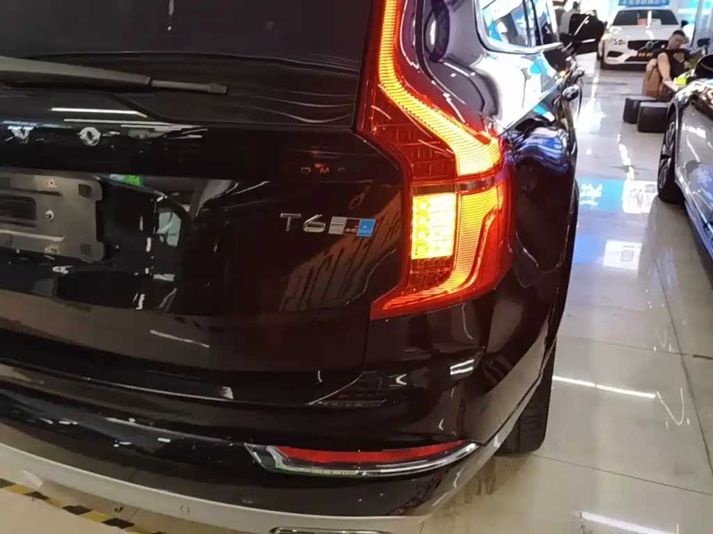 Volvo XC90 2017 — фото 8