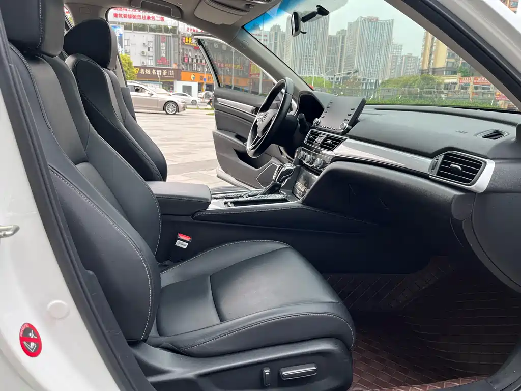 Honda Inspire 2021 — фото 15